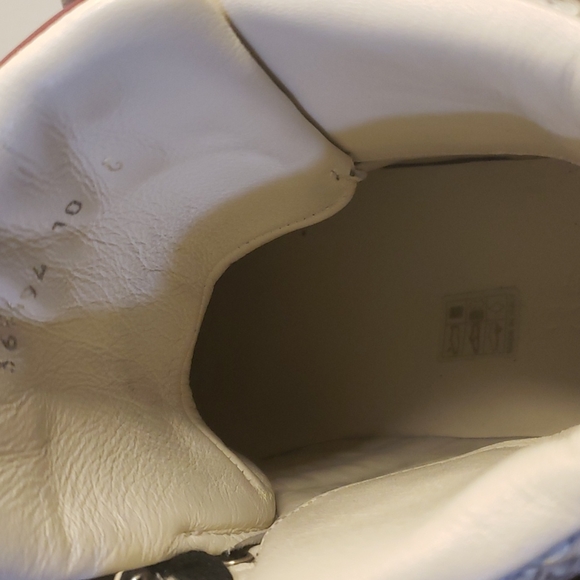 Rare Gucci Sneakers - Picture 7 of 10